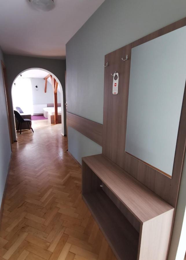 Hotel Zieliniec Poznan Bagian luar foto