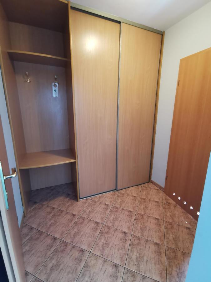 Hotel Zieliniec Poznan Bagian luar foto